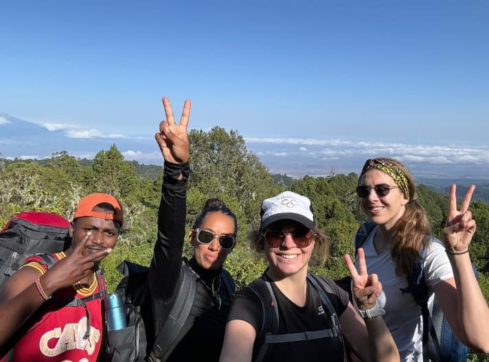 צוק Climb2Kili נסיעה רגע מטנזניה